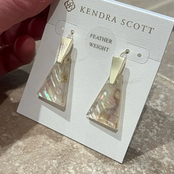 NEW Kendra Scott Collins Small Drop Earrings in White Abalone/Bright Silver - Picture 4 of 14